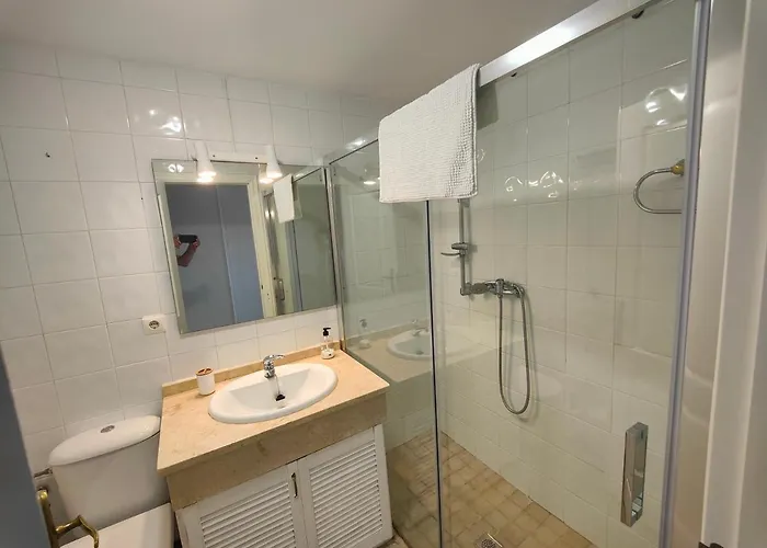 Cerca De La Playa Con Piscina Apartment