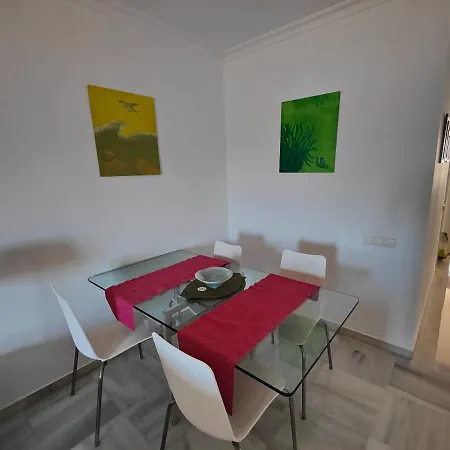 Cerca De La Playa Con Piscina